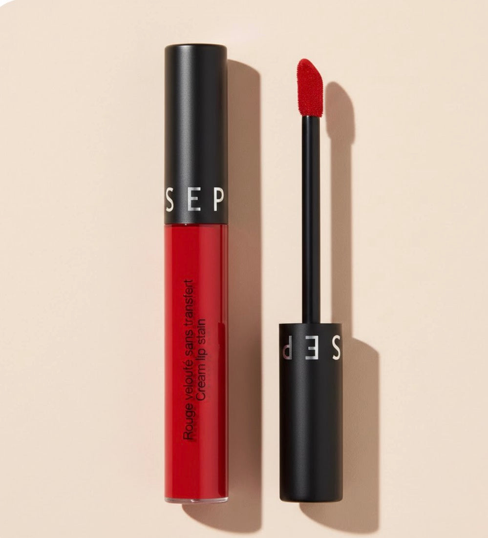 Red pulse liquid lipstick